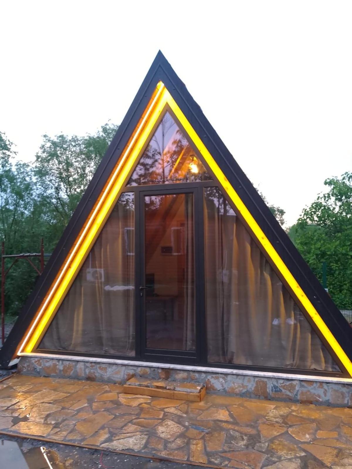 Windmill Shkodra Villa'S & Gesthouse Bagian luar foto